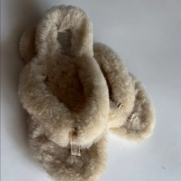 UGG Fluffy Flip Flop Sandal Slippers… - Picture 5 of 8